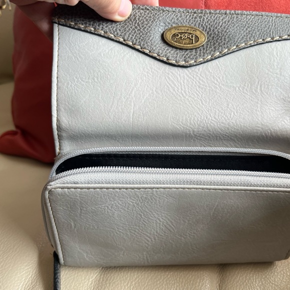 NWOT B.O.C. Wallet - Picture 4 of 5